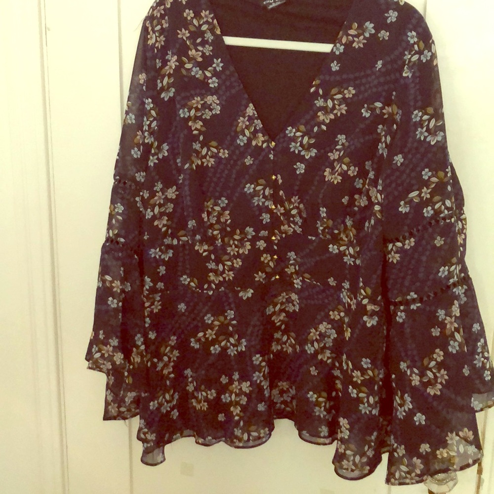 Structured floral peasant top